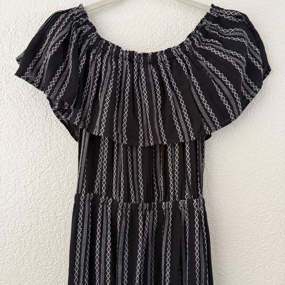 Elan Women’s Black & White NWT off the shoulder Maxi dress Size Medium - Picture 9 of 13